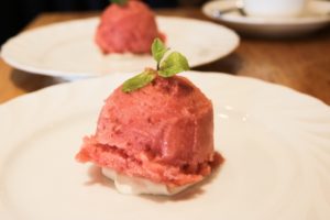 千疋屋銀座プレミアムアイスは美味しいと評価高い！口コミや値段は？